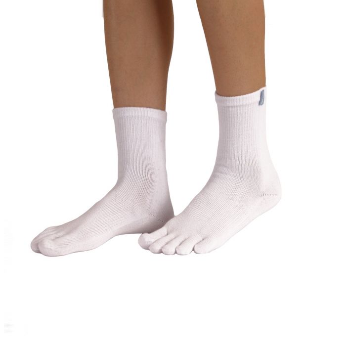 https://toetoesocks.com/media/catalog/product/cache/58f5648a452db1edb9757bc1f4caaf7a/t/o/toe-socks-sports-running-ankle-white-2_2.jpg